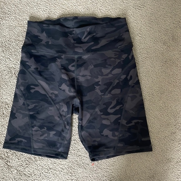 Pants - NWOT camo bike shorts